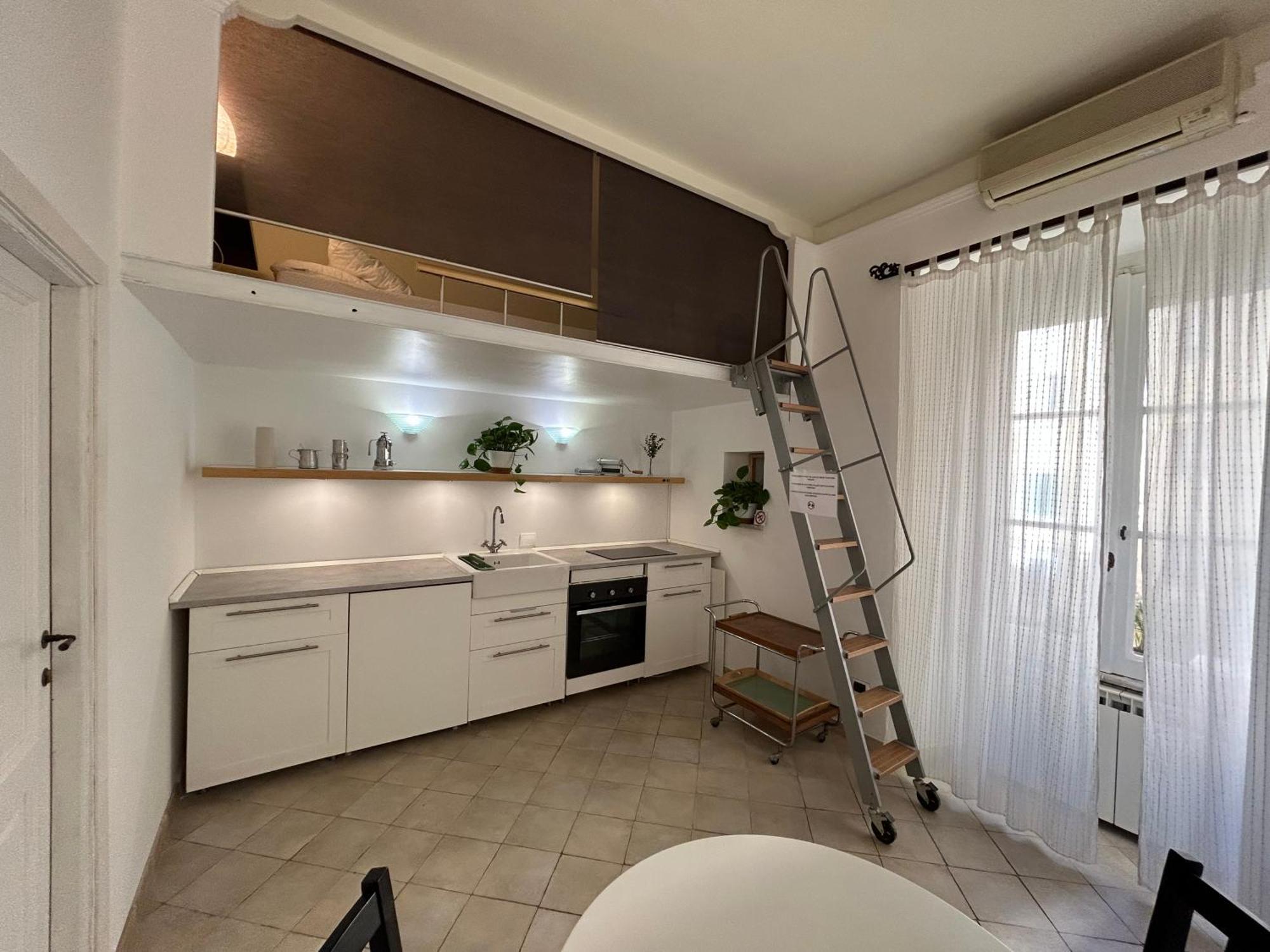 Vacanze Romane Apartment *